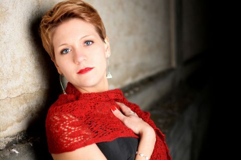 Anna Gschwend - Schweizer Sängerin & Bratschistin